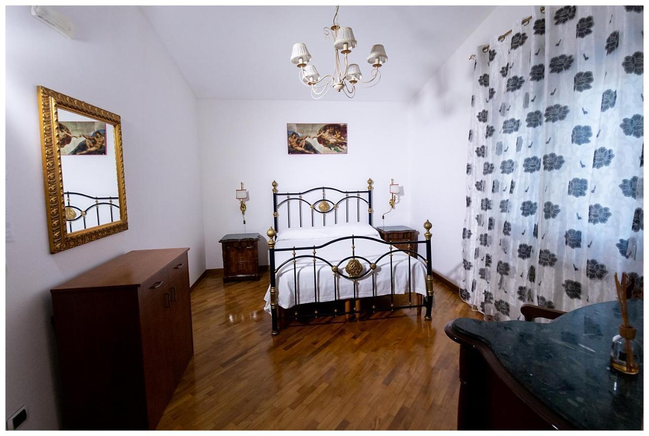 Bed And Breakfast Villa Fatima Trani Exterior photo